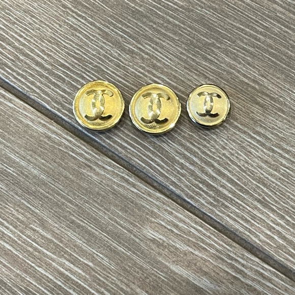 3 Metal Button Covers - Gold - Picture 2 of 5